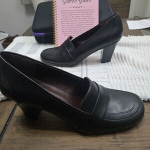 Naturalizer Black Leather Heels